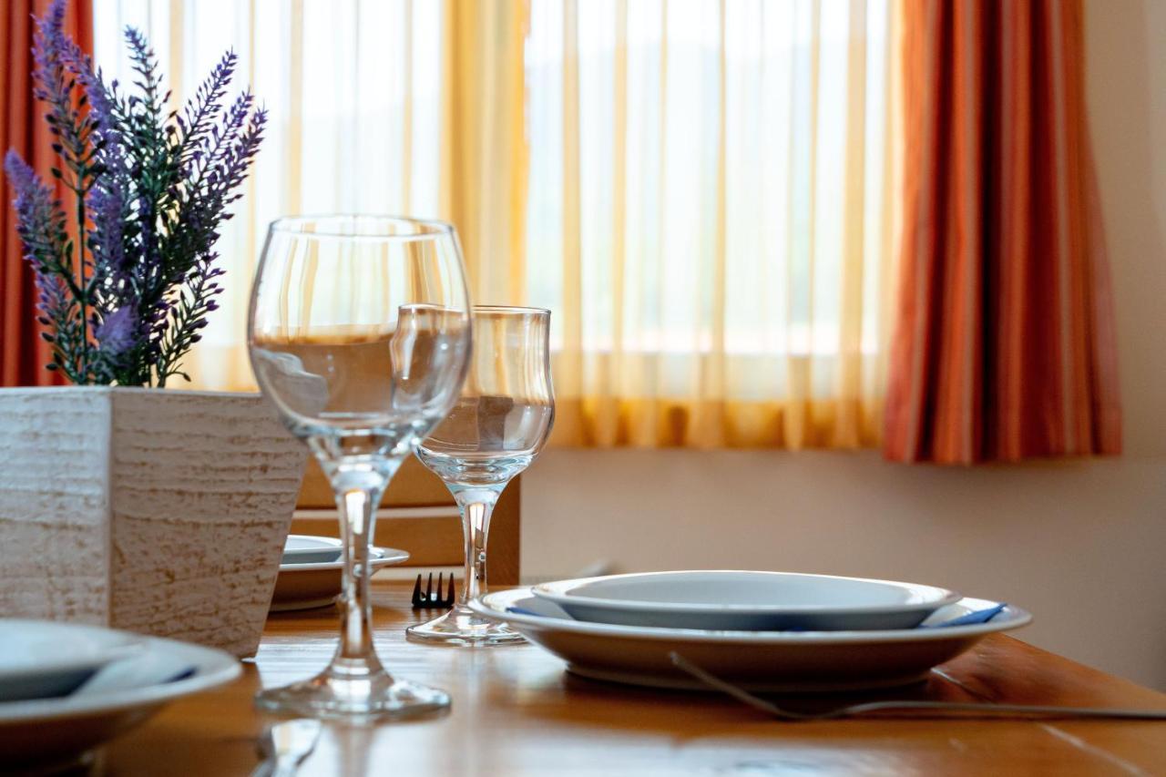 Two Bedroom Apartments In Murphys Lodge Banszko Kültér fotó