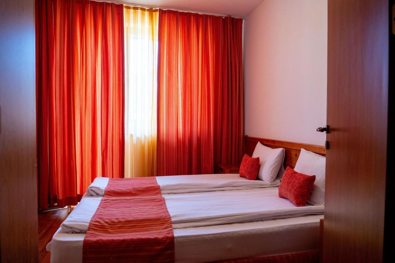 Two Bedroom Apartments In Murphys Lodge Banszko Kültér fotó