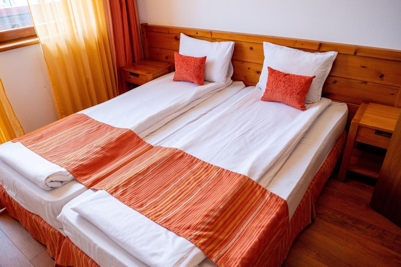 Two Bedroom Apartments In Murphys Lodge Banszko Kültér fotó