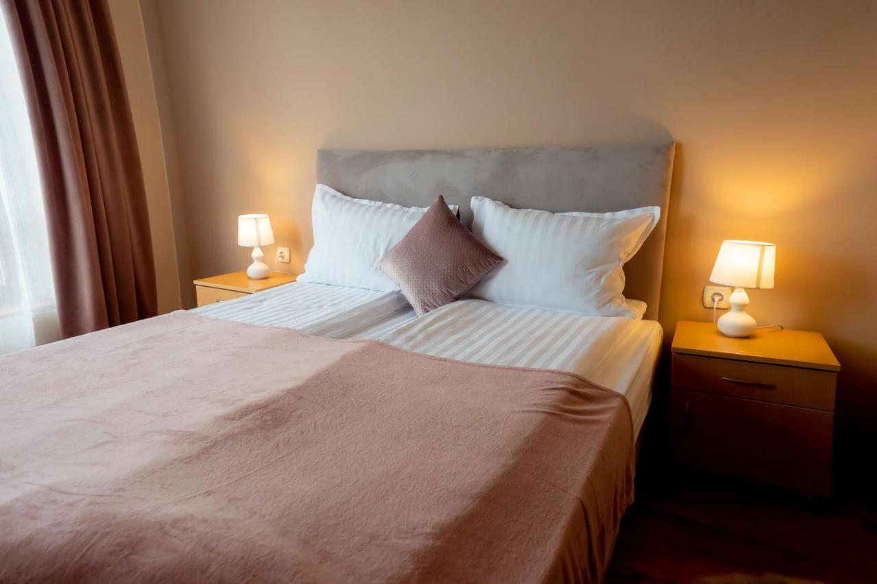 Two Bedroom Apartments In Murphys Lodge Banszko Kültér fotó